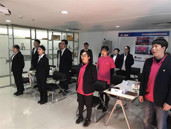 不忘初心，，，，，，撸起袖子加油干