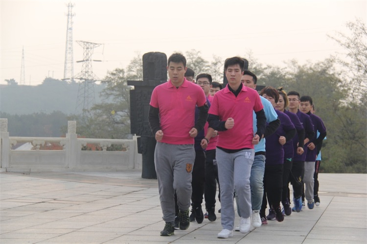 彩神vll官网新闻：“不忘初心，，，，，，继续前进”