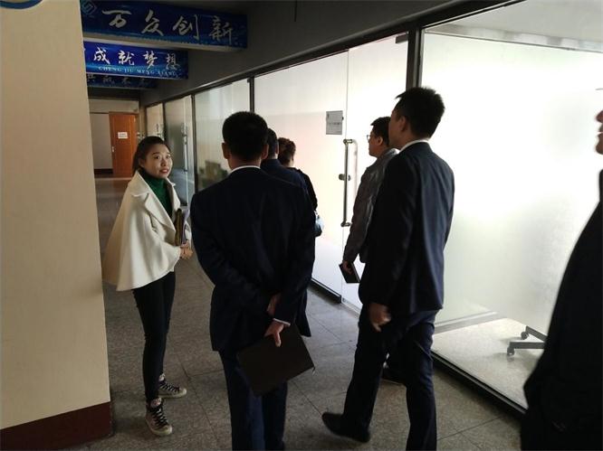 驻足新起点，，，，，，开立异时势